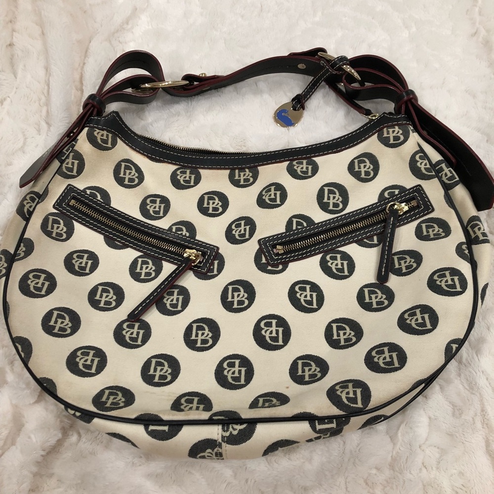 Dooney & Bourke large circle hobo
